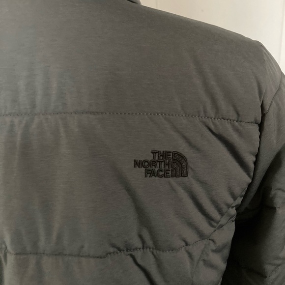 NWT NorthFace lightweight puffer jacket - Picture 4 of 6